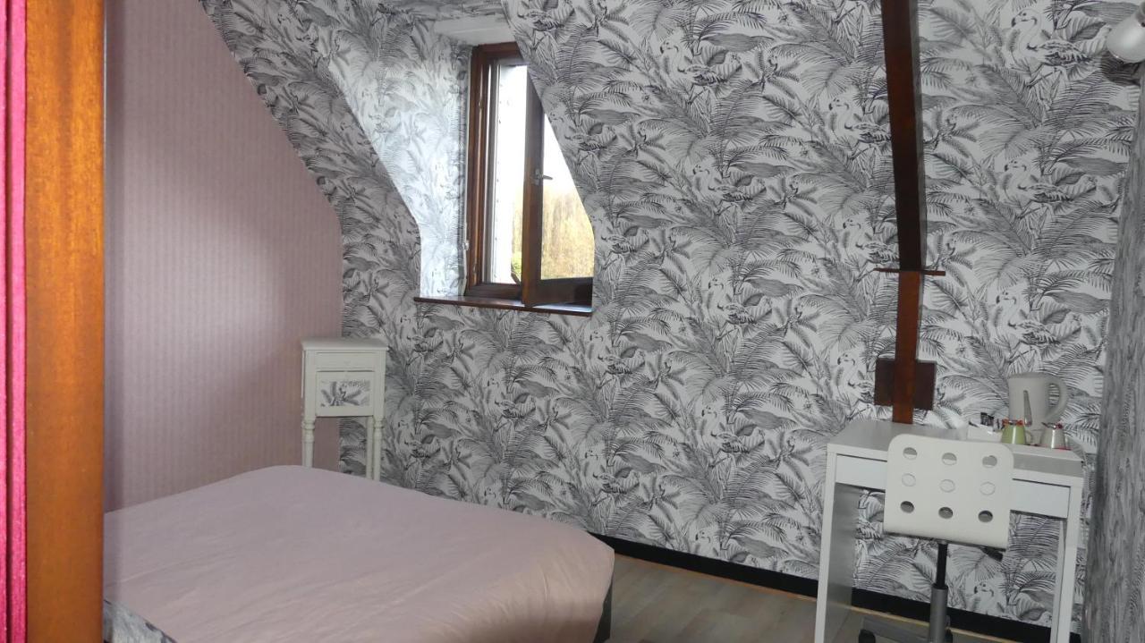 Auberge De La Chesnaie Pleudihen-sur-Rance Esterno foto