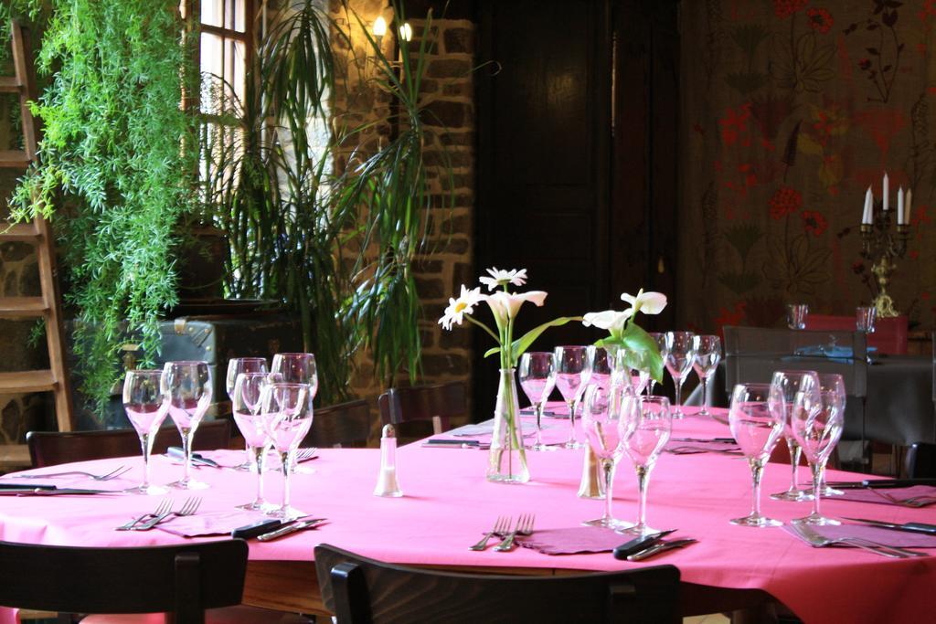 Auberge De La Chesnaie Pleudihen-sur-Rance Esterno foto